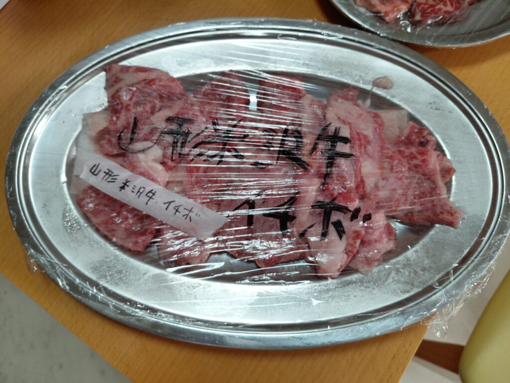 山形米沢牛イチボ：牛肉の希少部位イチボ。お尻の先に位置し、赤身と霜降りのバランスが良い部位。