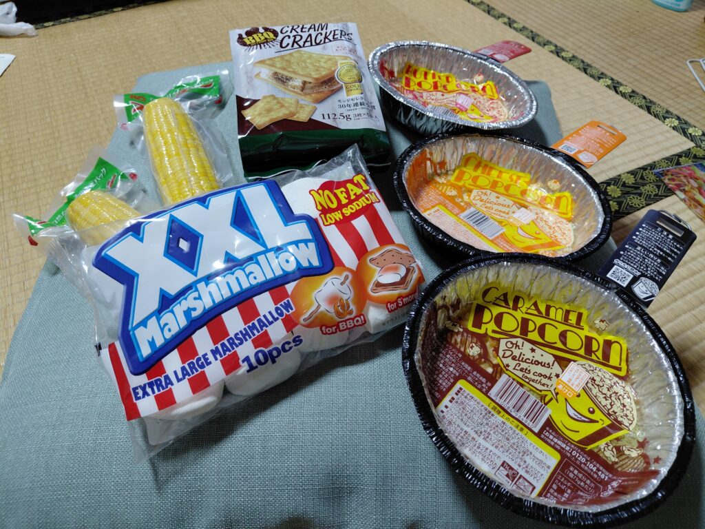 マシュマロやポップコーン、トウモロコシなどのバーベキュー用スイーツ素材